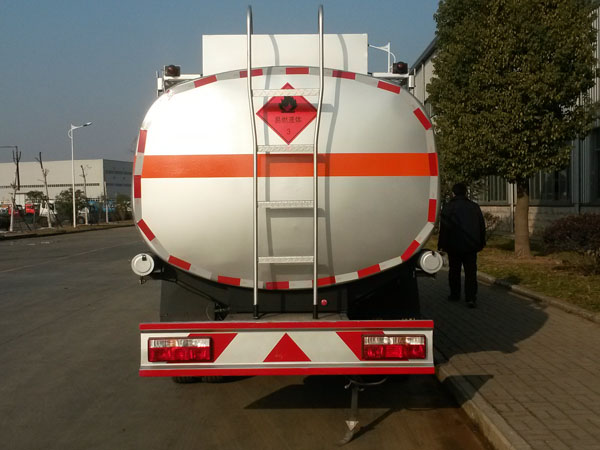 東風(fēng)多利卡10噸流動(dòng)加油車(chē)