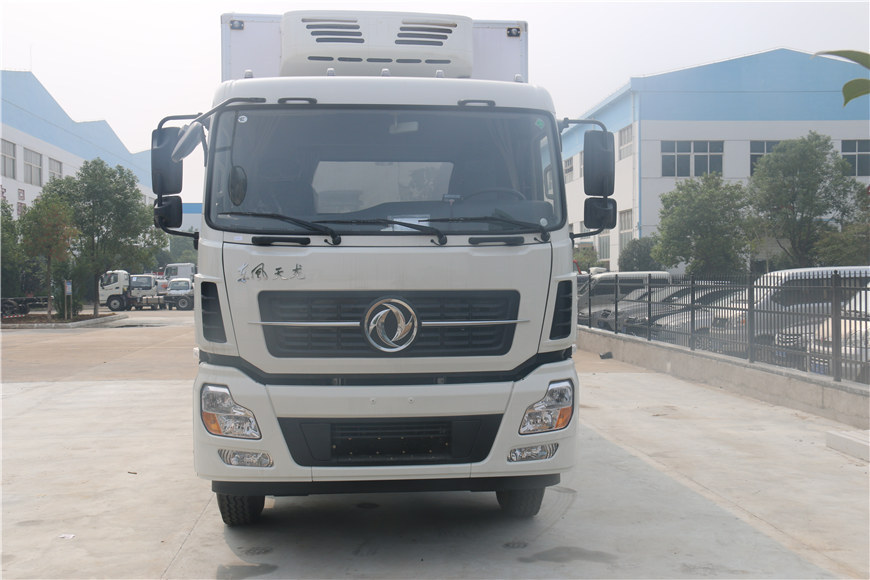 東風(fēng)天龍冷藏車(chē)9.6米